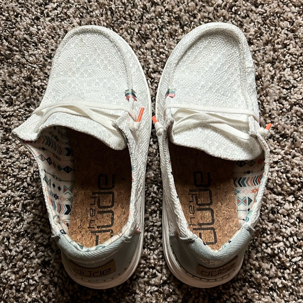 White Hey dudes Size 8